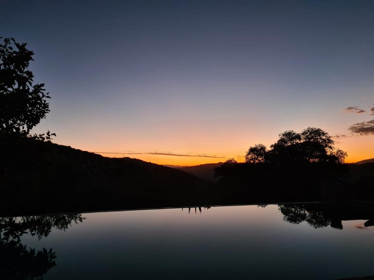 Cortijo La Haza Bed & Breakfast Iznajar Ngoại thất bức ảnh