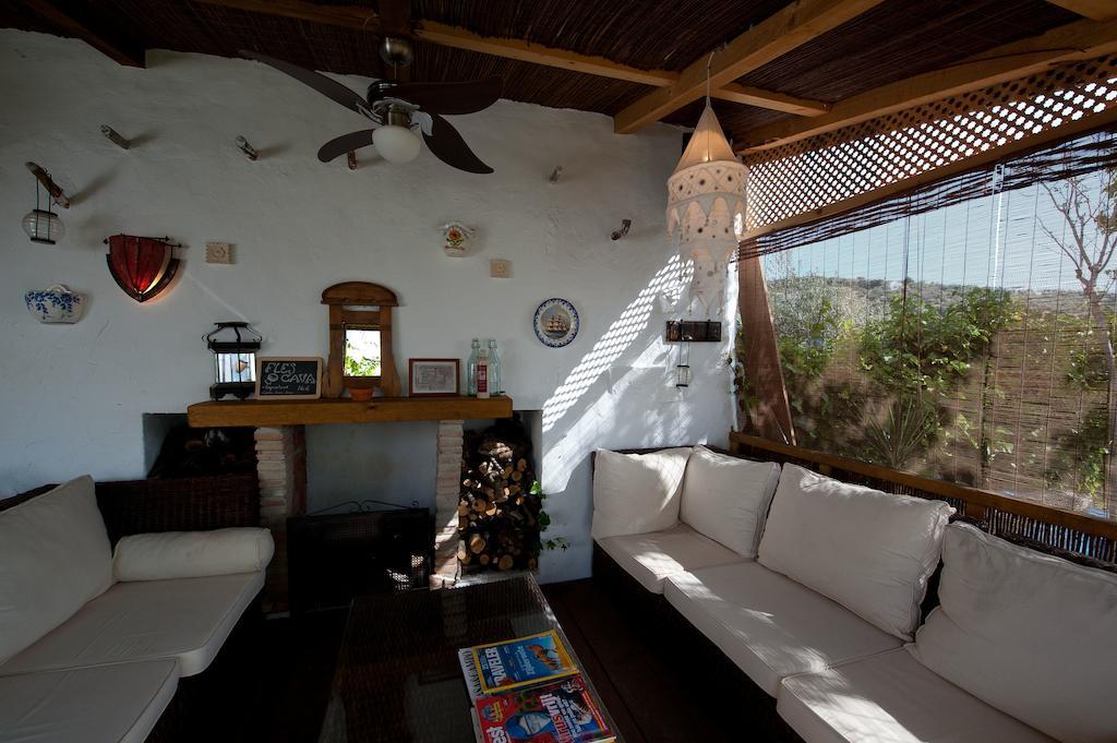 Cortijo La Haza Bed & Breakfast Iznajar Ngoại thất bức ảnh