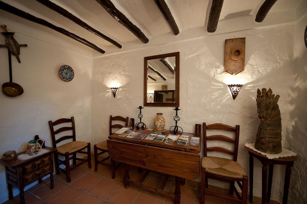 Cortijo La Haza Bed & Breakfast Iznajar Ngoại thất bức ảnh