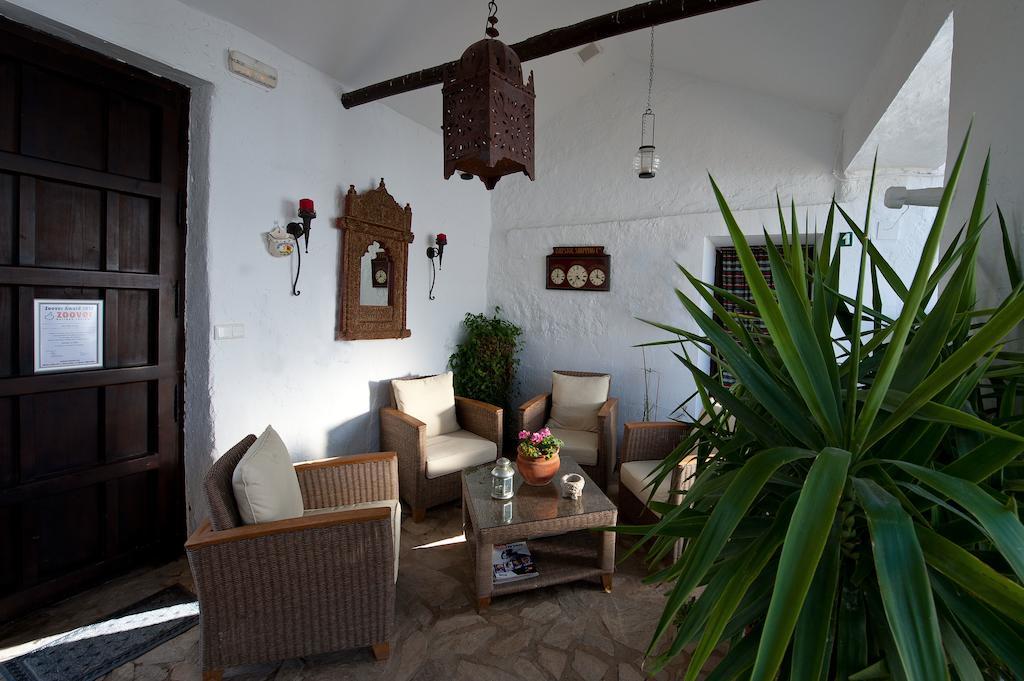 Cortijo La Haza Bed & Breakfast Iznajar Ngoại thất bức ảnh