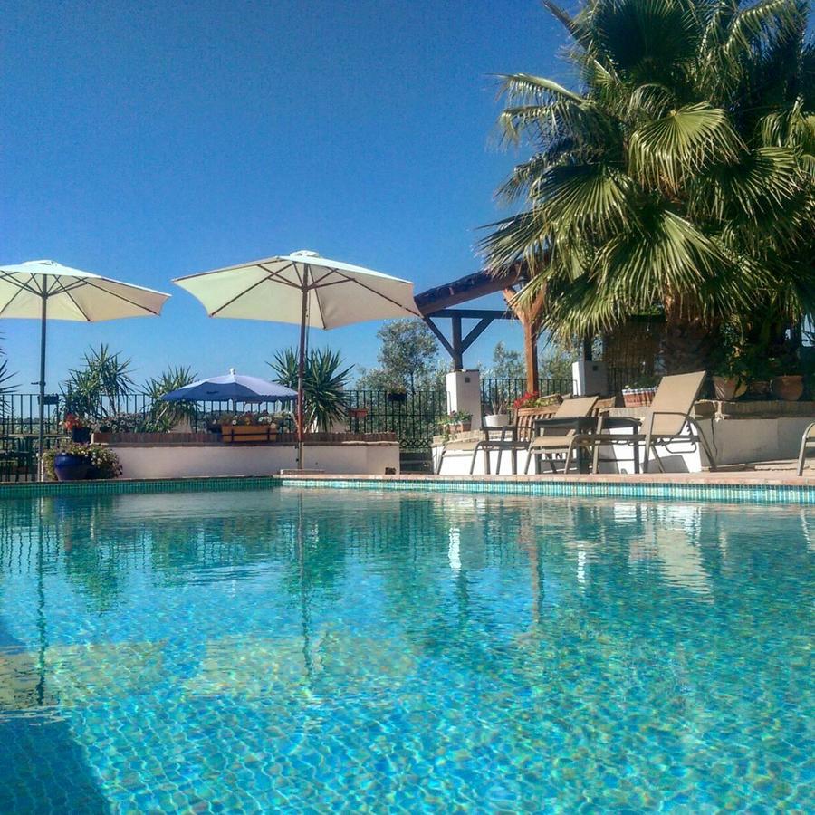 Cortijo La Haza Bed & Breakfast Iznajar Ngoại thất bức ảnh